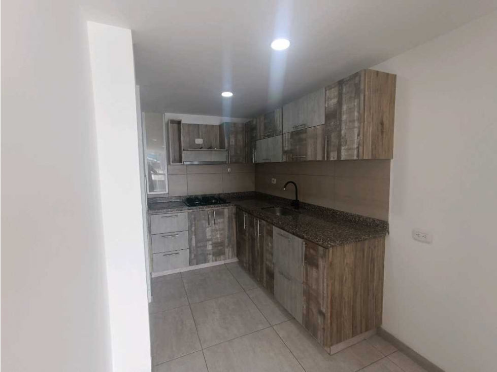 Apartamento en venta en Chipre, Manizales · foto 4 de 24