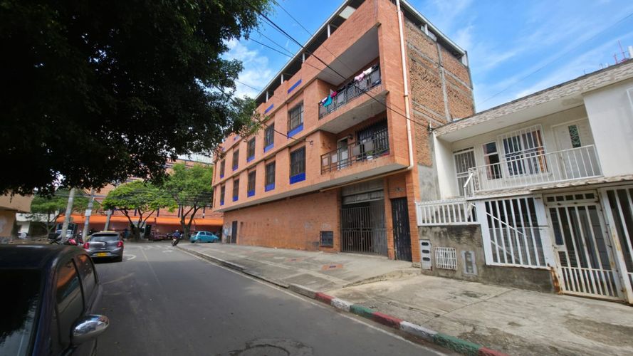 Edificio en venta en Atanasio Girardot, Cali, 600 m² · foto 11 de 15