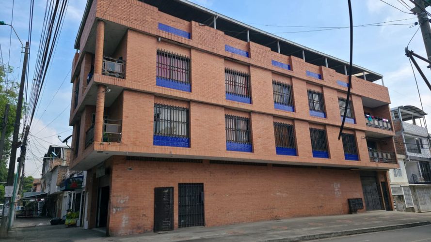 Edificio en venta en Atanasio Girardot, Cali, 600 m² · foto 13 de 15