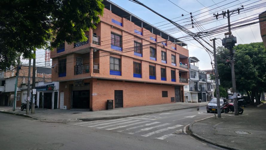 Edificio en venta en Atanasio Girardot, Cali, 600 m² · foto 14 de 15