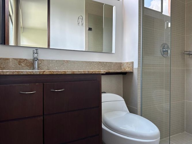 Apartamento de 3 alcobas en arriendo en Los Naranjos, Medellín, 216 m² · foto 17 de 17