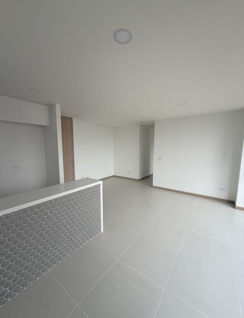 Apartamento de 3 alcobas en venta en Aves Maria, Sabaneta, 74 m² · foto 3 de 11