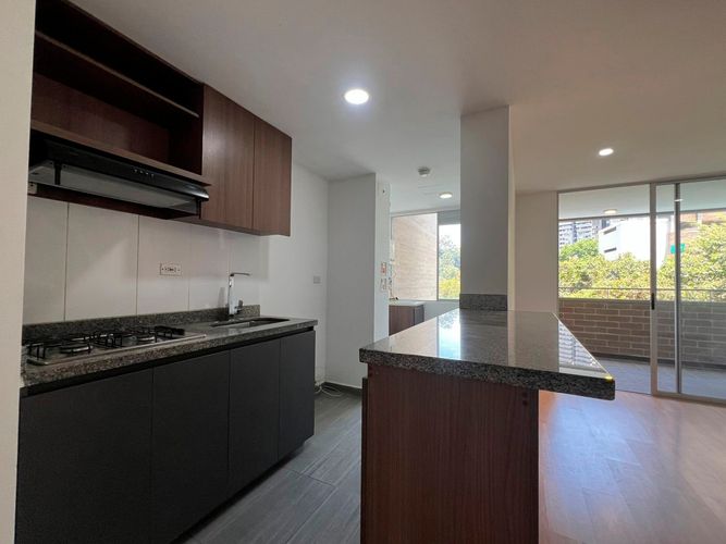 Apartamento de 3 alcobas en arriendo en Camino Verde, Envigado, 85 m² · foto 5 de 18