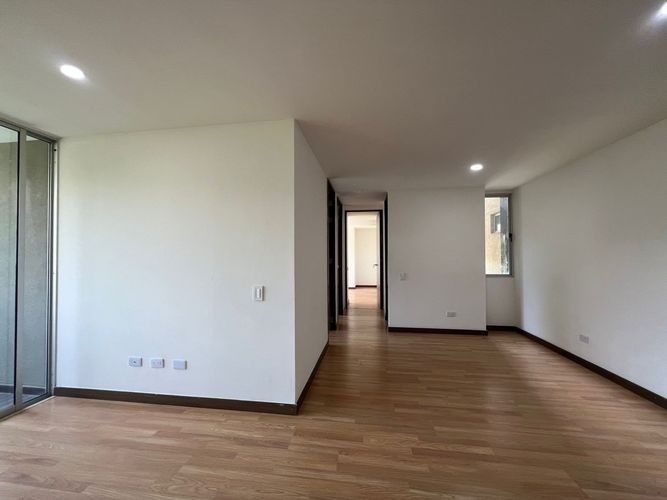 Apartamento de 3 alcobas en arriendo en Camino Verde, Envigado, 85 m² · foto 7 de 18