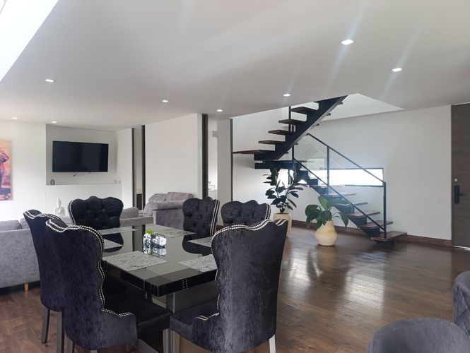 Apartamento de 2 alcobas en arriendo en El Poblado, Medellín, 199 m² · foto 3 de 20