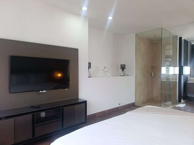 Apartamento de 2 alcobas en venta en El Poblado, Medellín, 199 m² · foto 2 de 20