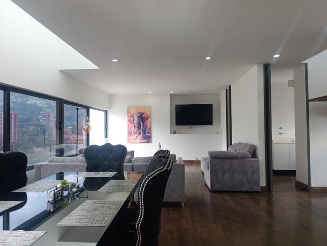 Apartamento de 2 alcobas en venta en El Poblado, Medellín, 199 m² · foto 3 de 20