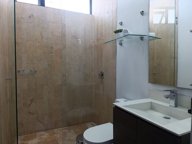 Apartamento de 2 alcobas en venta en El Poblado, Medellín, 199 m² · foto 18 de 20