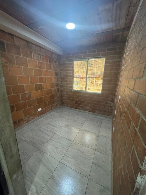 Casa de 3 alcobas en venta en Paso De La Bolsa, Jamundí, 40 m² · foto 2 de 11