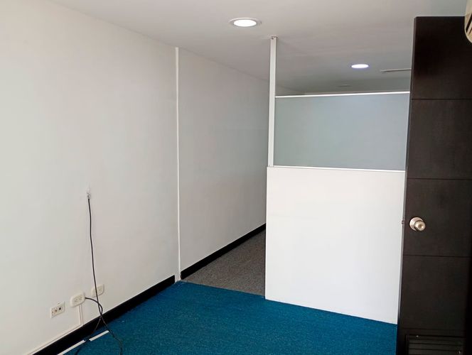 Oficina en arriendo en Laureles, Medellín, 36 m² · foto 7 de 10