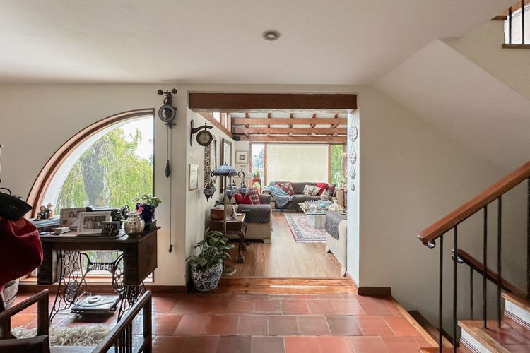 Casa de 3 alcobas en venta en Lindaraja, Bogotá, 179 m² · foto 2 de 24