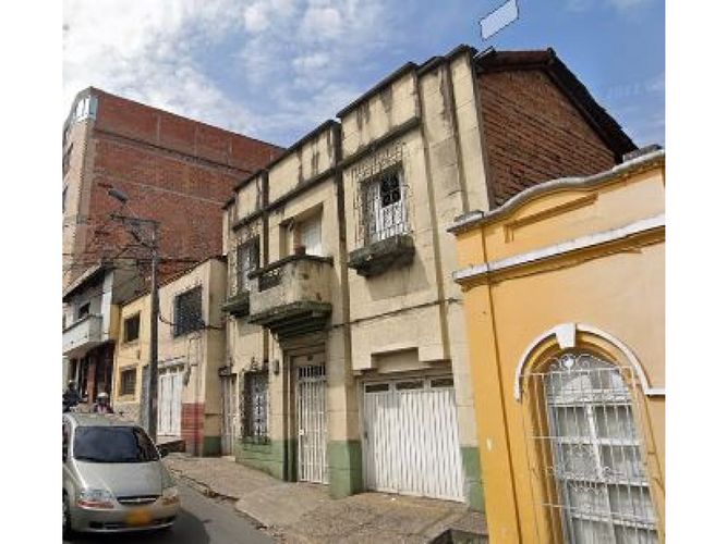 Casa de 8 alcobas en venta en Bombona No.1, Medellín, 355 m² · foto 2 de 4