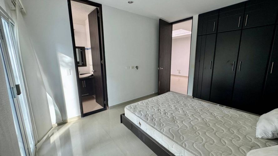 Casa de 6 alcobas en venta en El Centro Sur, Neiva, 246 m² · foto 13 de 18