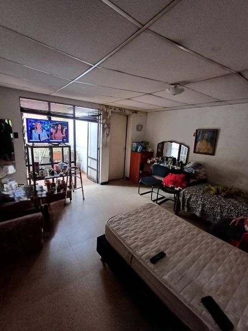 Casa de 4 alcobas en venta en Laureles, Medellín, 215 m² · foto 2 de 24
