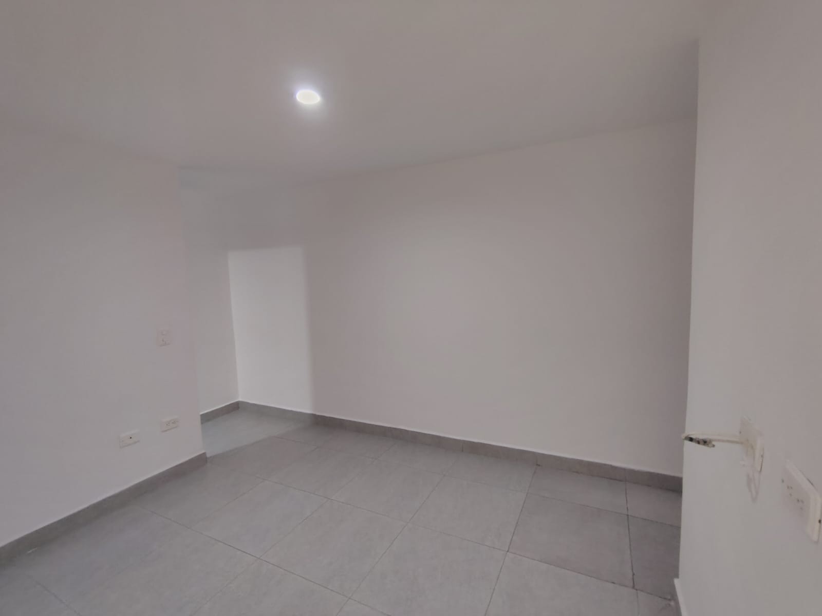 Apartamento en arriendo en Urbanizacion Milan Condominio Iv, Envigado · foto 12 de 14