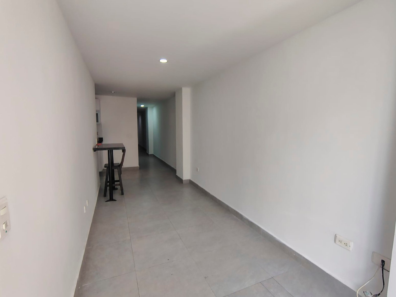 Apartamento en arriendo en Urbanizacion Milan Condominio Iv, Envigado · foto 6 de 14