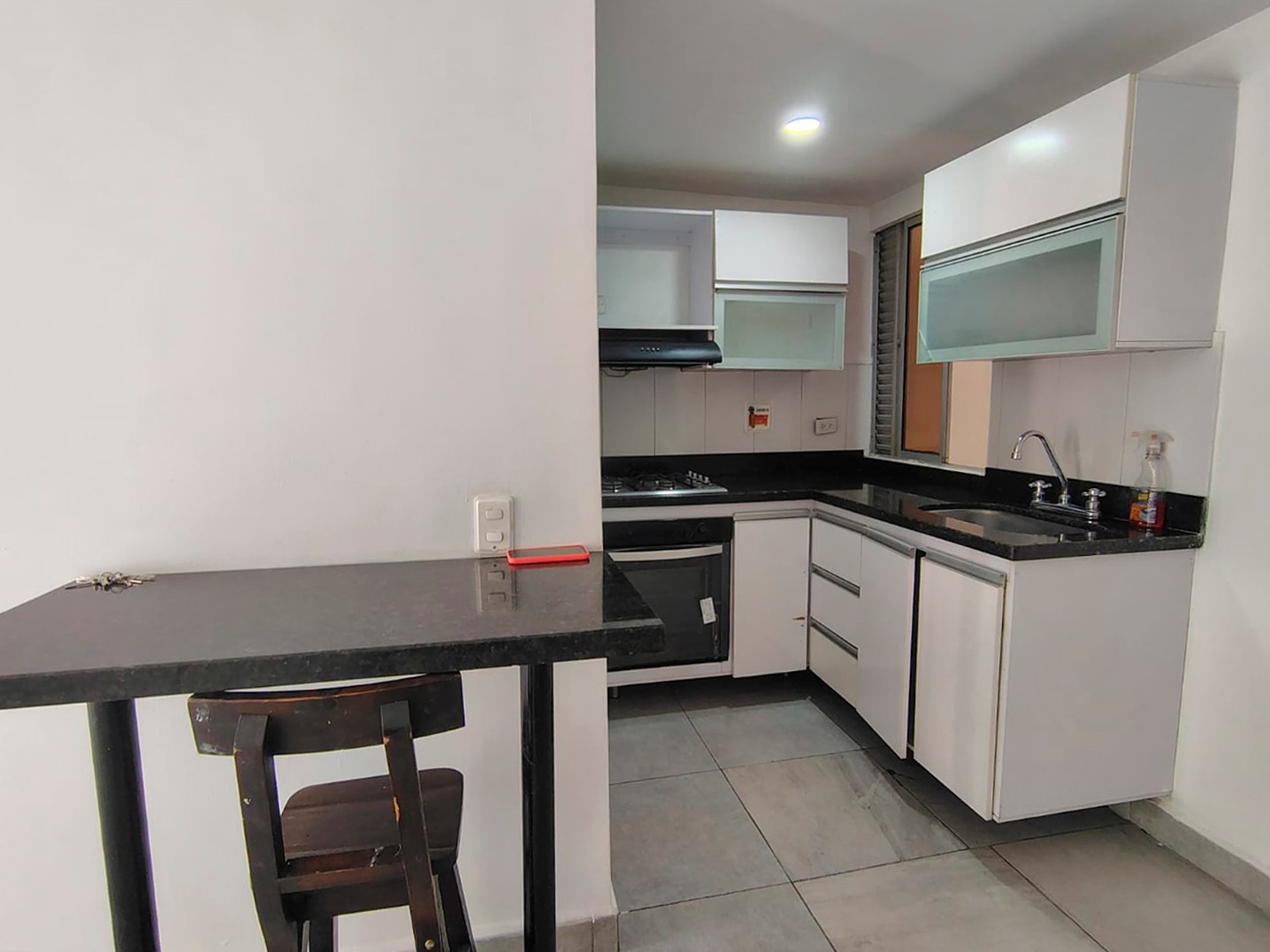 Apartamento en arriendo en Urbanizacion Milan Condominio Iv, Envigado · foto 3 de 14