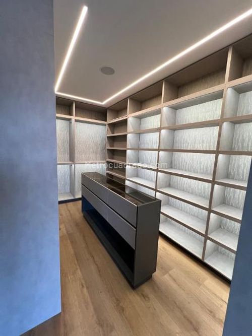 Apartamento de 3 alcobas en venta en San Patricio, Bogotá, 336 m² · foto 8 de 9