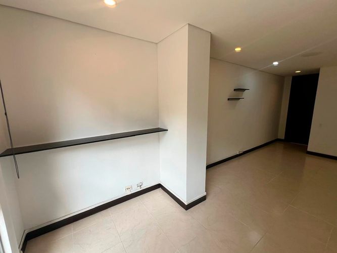 Oficina en arriendo en El Poblado, Medellín, 39 m² · foto 6 de 11