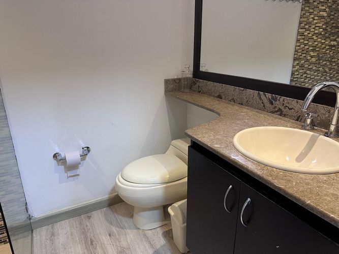 Apartamento de 3 alcobas en arriendo en El Poblado, Medellín, 235 m² · foto 17 de 18