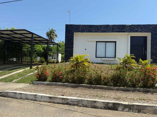 Casa de 3 alcobas en venta en Las Palmas, Ricaurte, 280 m² · foto 3 de 24