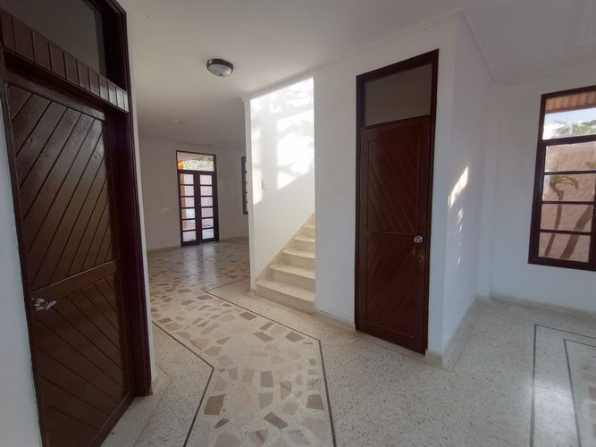 Casa de 3 alcobas en arriendo en Altos De Pradomar, Atlántico, 410 m² · foto 2 de 8