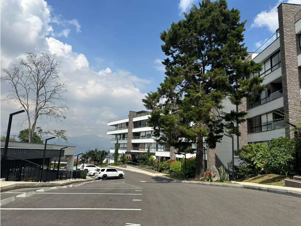 Apartamento en Venta en Loma del Escobero, Envigado