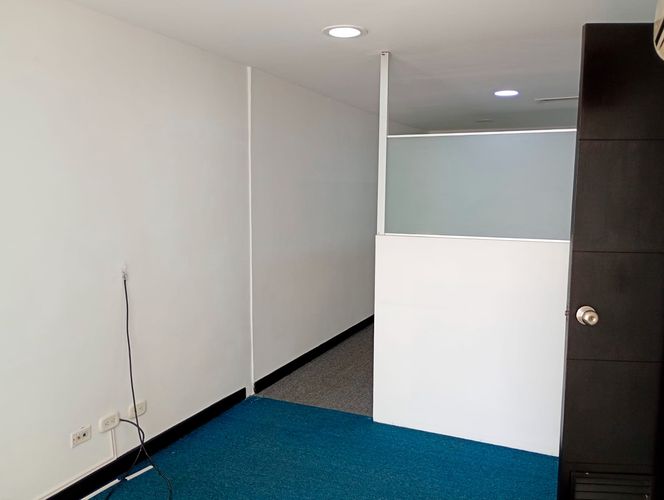 Oficina en arriendo en Laureles, Medellín, 36 m² · foto 2 de 10