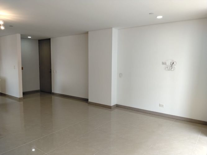 Apartamento de 3 alcobas en arriendo en El Poblado, Medellín, 98 m² · foto 8 de 18
