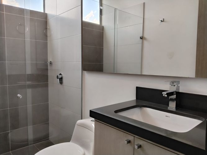Apartamento de 3 alcobas en arriendo en El Poblado, Medellín, 98 m² · foto 18 de 18