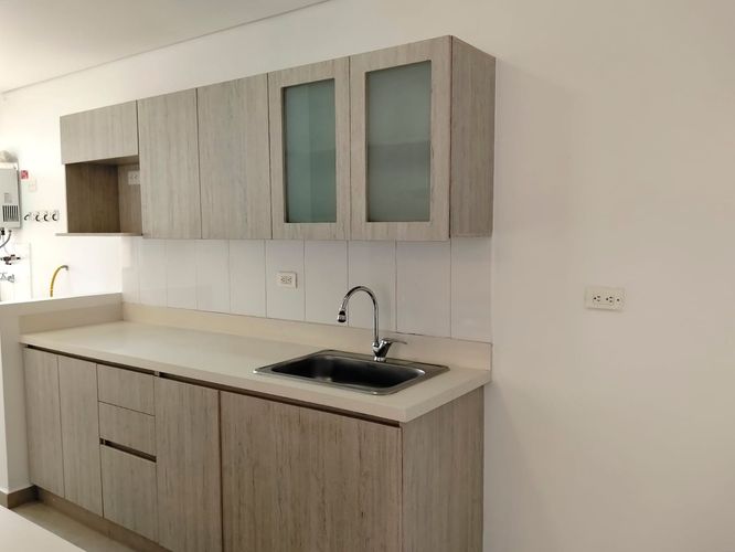 Apartamento de 3 alcobas en arriendo en El Poblado, Medellín, 98 m² · foto 4 de 18