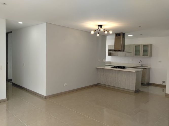 Apartamento de 3 alcobas en arriendo en El Poblado, Medellín, 98 m² · foto 7 de 18