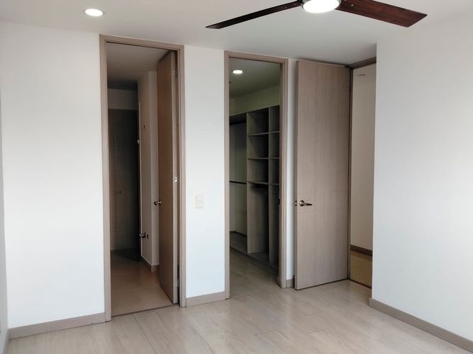 Apartamento de 3 alcobas en arriendo en El Poblado, Medellín, 98 m² · foto 13 de 18