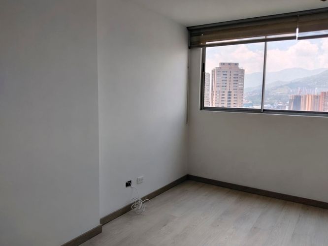 Apartamento de 3 alcobas en arriendo en El Poblado, Medellín, 98 m² · foto 15 de 18