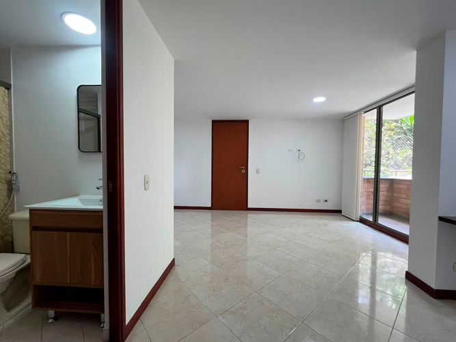 Apartamento de 2 alcobas en venta en Alto De Misael, Envigado, 70 m² · foto 7 de 19