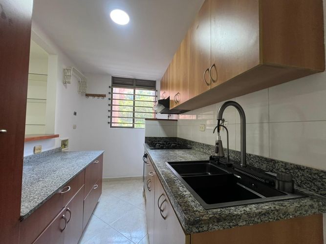 Apartamento de 2 alcobas en venta en Alto De Misael, Envigado, 70 m² · foto 4 de 19