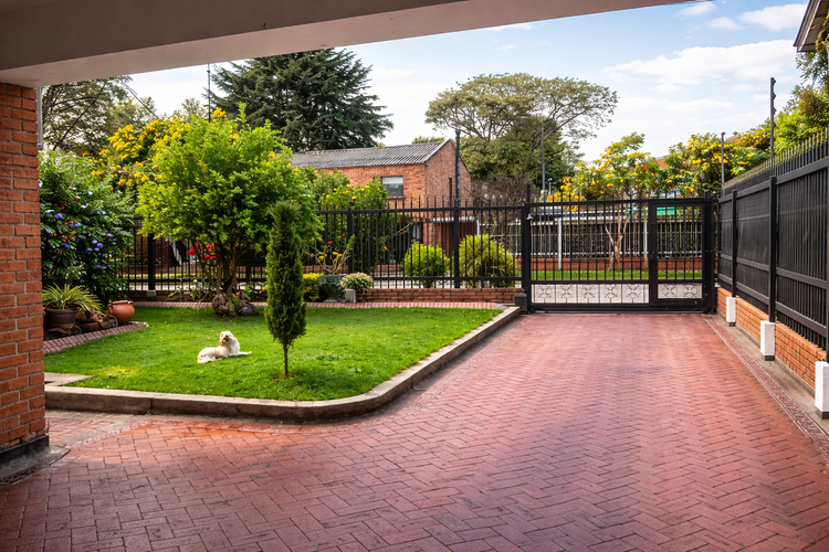 Casa de 5 alcobas en venta en Niza Norte, Bogotá, 360 m² · foto 17 de 20