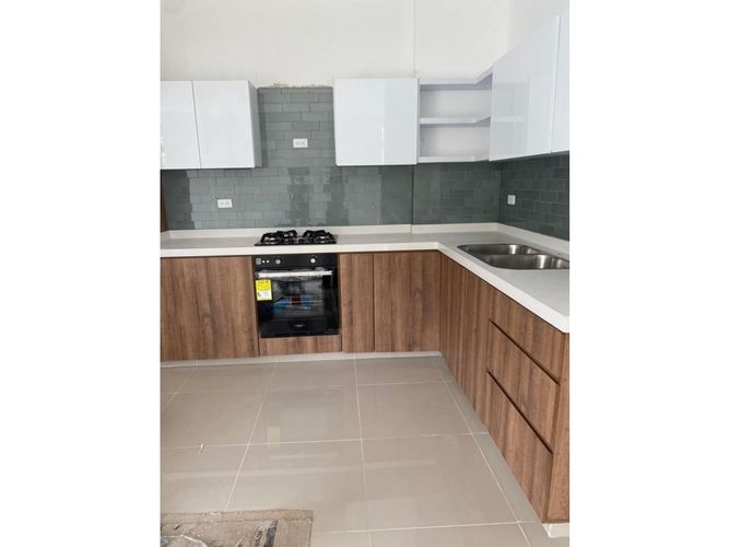 Casa de 5 alcobas en venta en Las Mercedes, Jamundí, 364 m² · foto 3 de 24