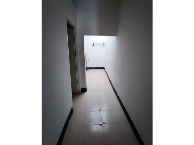Casa de 4 alcobas en venta en La Candelaria, Medellín, 158 m² · foto 9 de 12