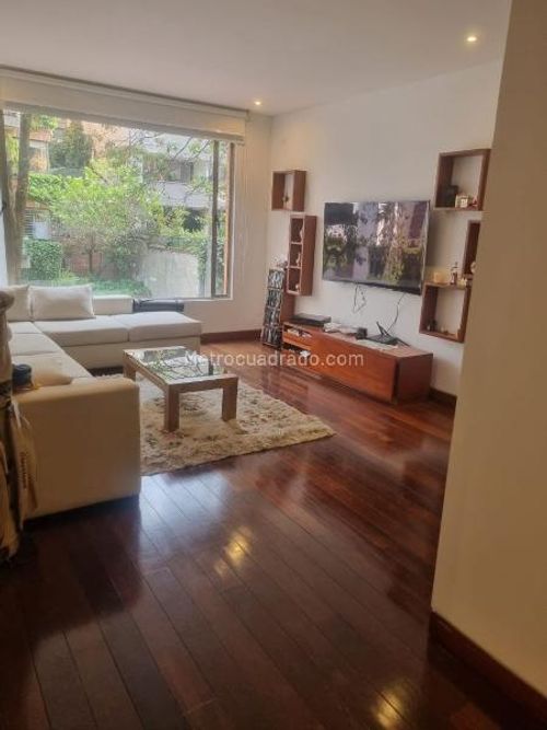 Apartamento de 4 alcobas en venta en Los Rosales, Bogotá, 380 m² · foto 2 de 11