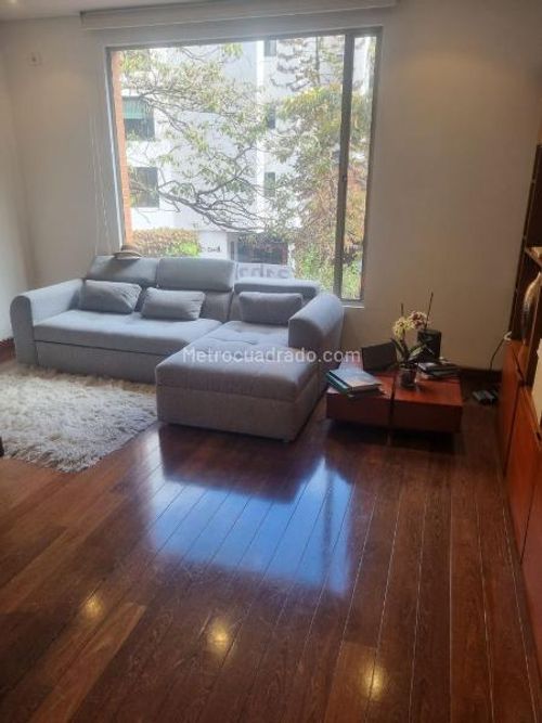 Apartamento de 4 alcobas en venta en Los Rosales, Bogotá, 380 m² · foto 3 de 11