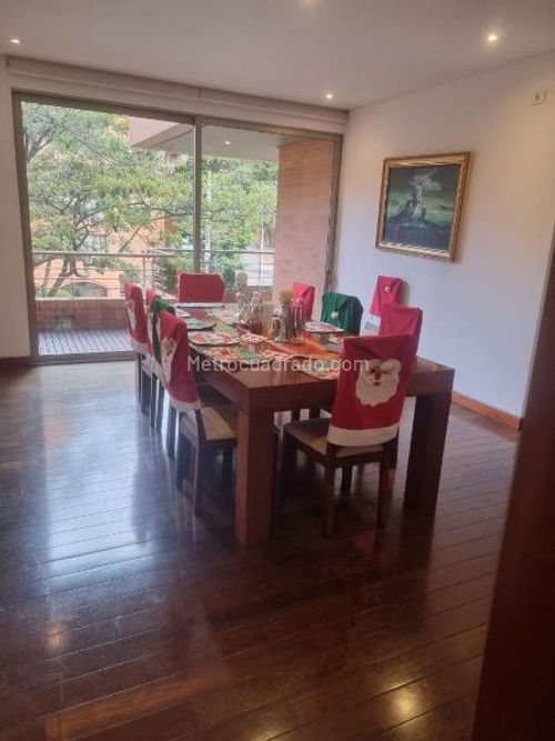 Apartamento de 4 alcobas en venta en Los Rosales, Bogotá, 380 m² · foto 5 de 11