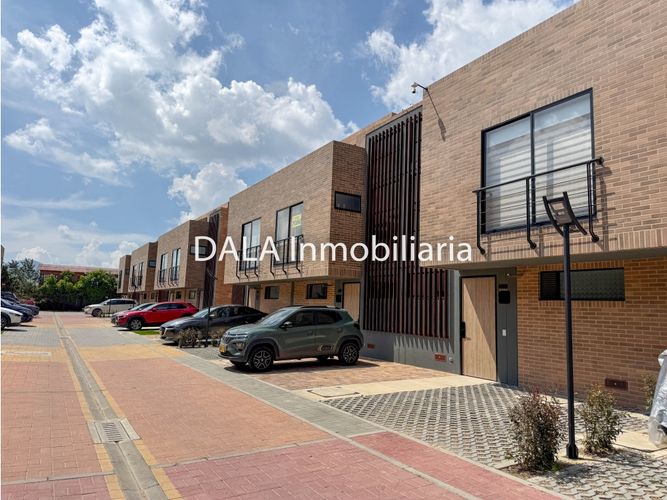 Casa de 3 alcobas en venta en Los Cuervo, Chía, 106 m² · foto 2 de 24