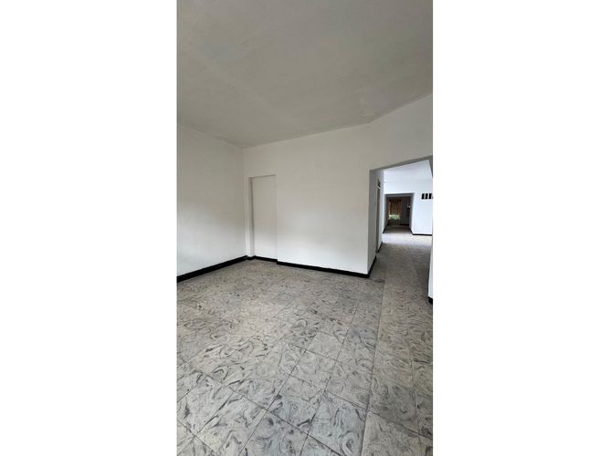 Casa de 7 alcobas en venta en Santa Elena, Cali, 178 m² · foto 2 de 18