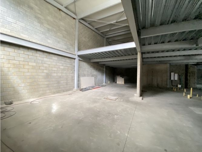 Local en arriendo en Alameda, Cali, 580 m² · foto 3 de 9