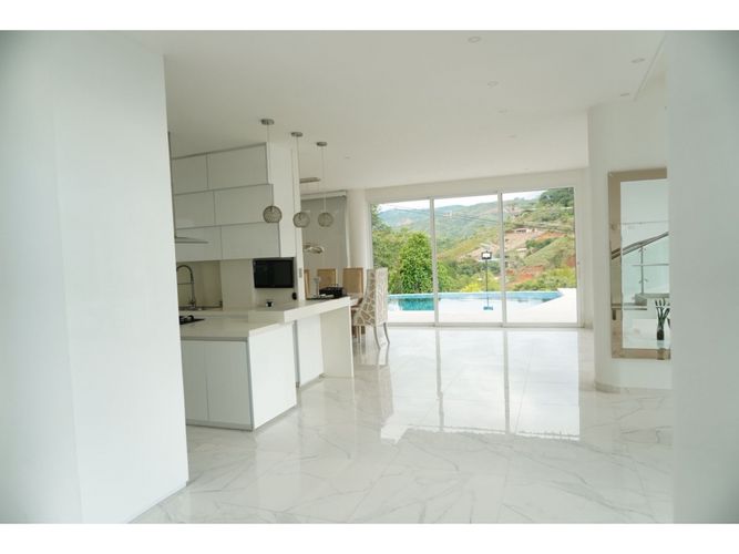 Casa de 6 alcobas en venta en Potrerito, Jamundí, 700 m² · foto 12 de 24