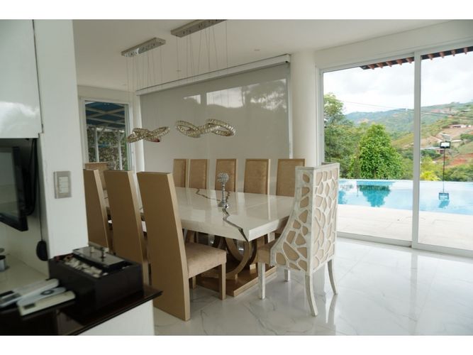 Casa de 6 alcobas en venta en Potrerito, Jamundí, 700 m² · foto 16 de 24