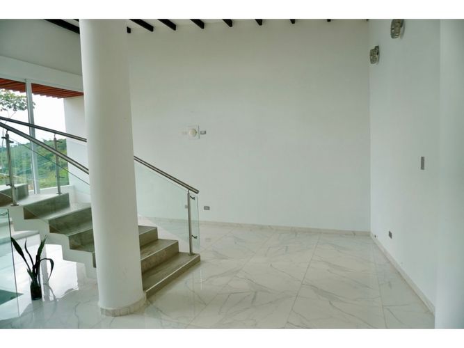 Casa de 6 alcobas en venta en Potrerito, Jamundí, 700 m² · foto 18 de 24
