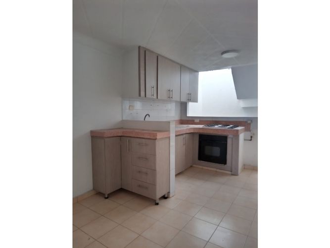 Casa de 8 alcobas en venta en Napoles, Cali, 226 m² · foto 6 de 15