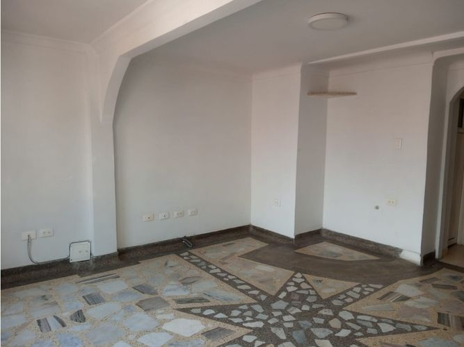Casa de 8 alcobas en venta en Napoles, Cali, 226 m² · foto 7 de 15